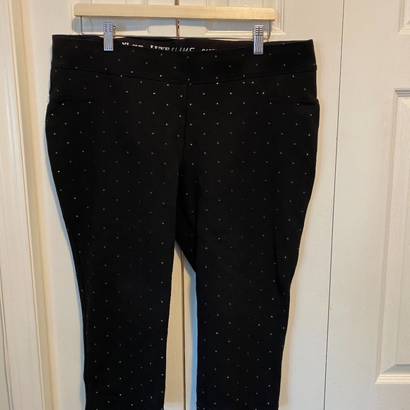Women’s XL embellished capris - Picture 1 of 5